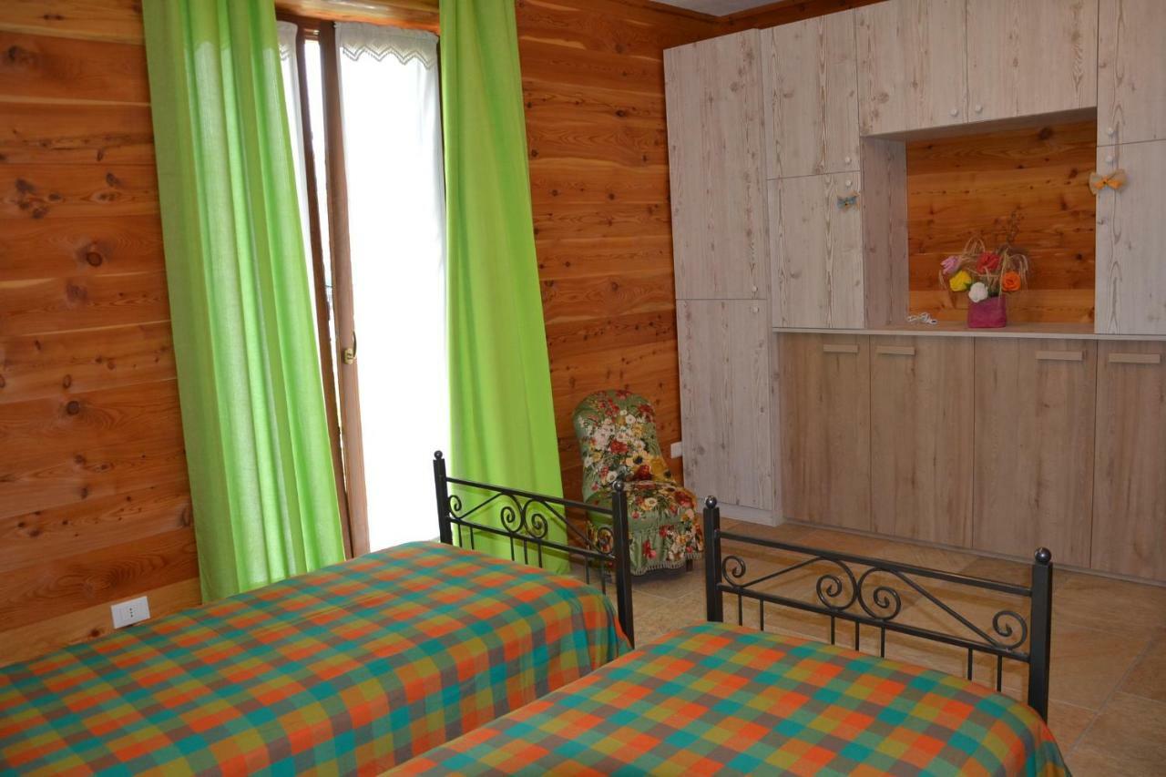 B&B L'Albero E Le Stelle Borgo San Dalmazzo Luaran gambar
